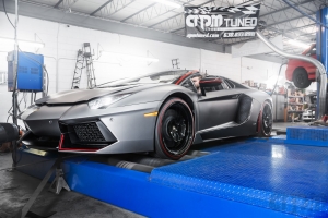 Lamborghini Aventador on Mustang AWD 4WD Dyno Dynamometer